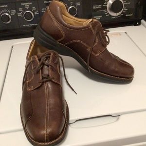 New leather shoes by Johnston & Murphy. Size 9 1/2 W
